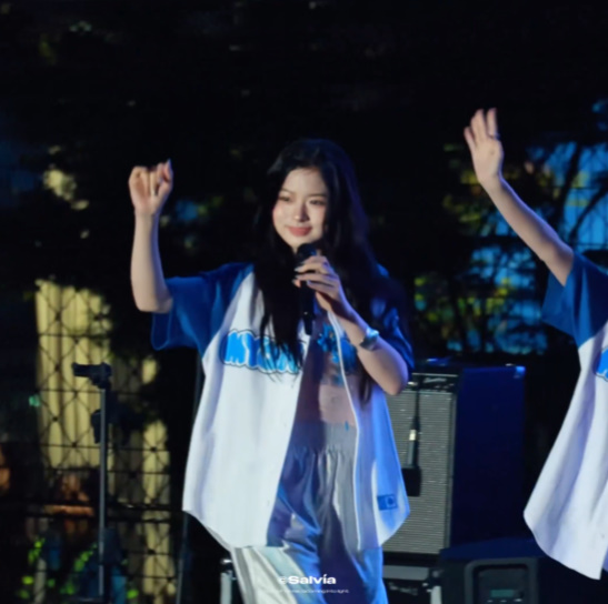 키키 키야 wearing PB026B
